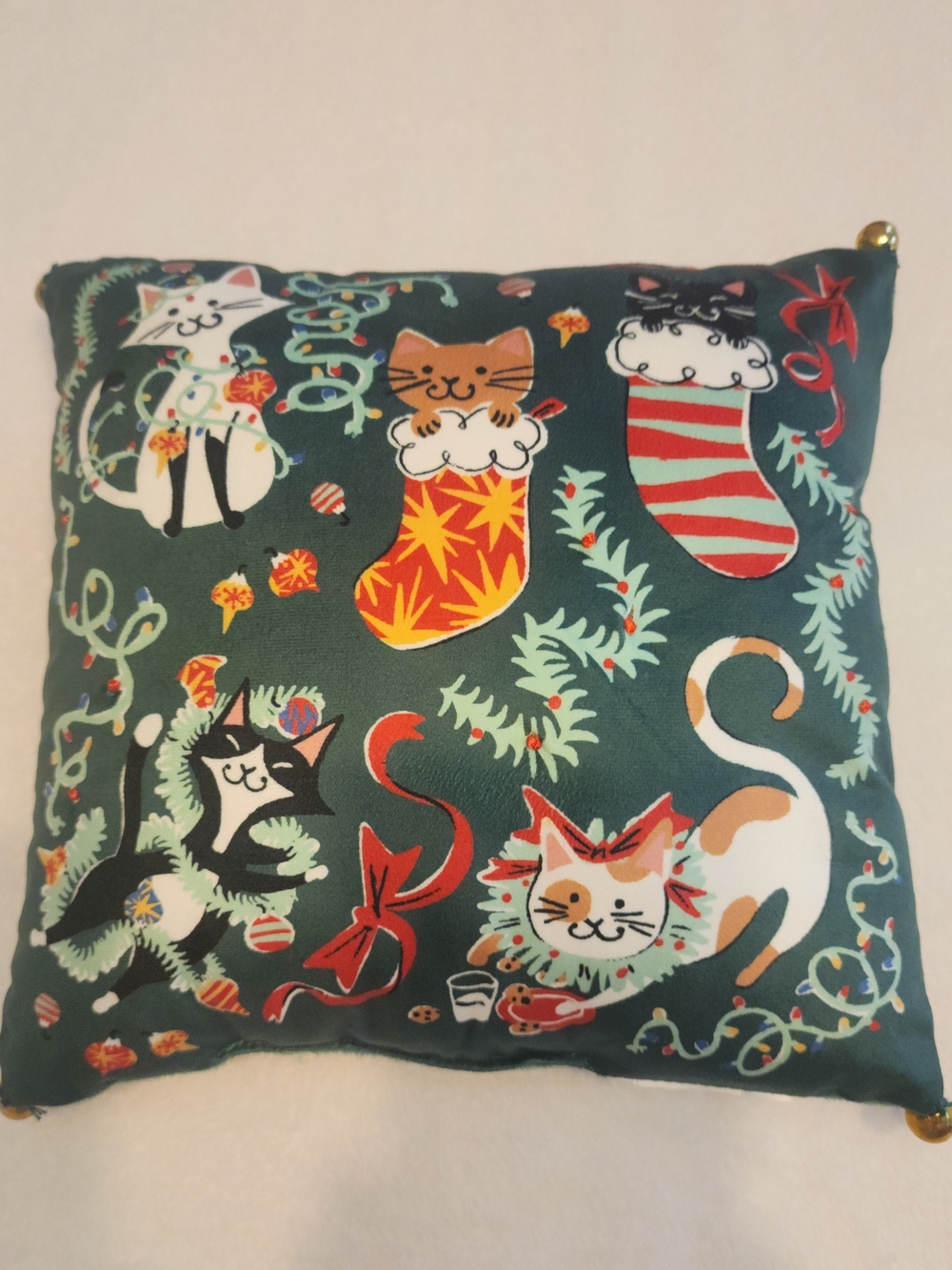Holiday Christmas Mini Throw Decorative Pillow with Cats and Bells 11"×11"[EB6]